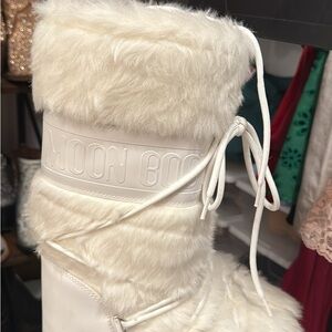 Moon Boot Ivory Fur Winter Boots
